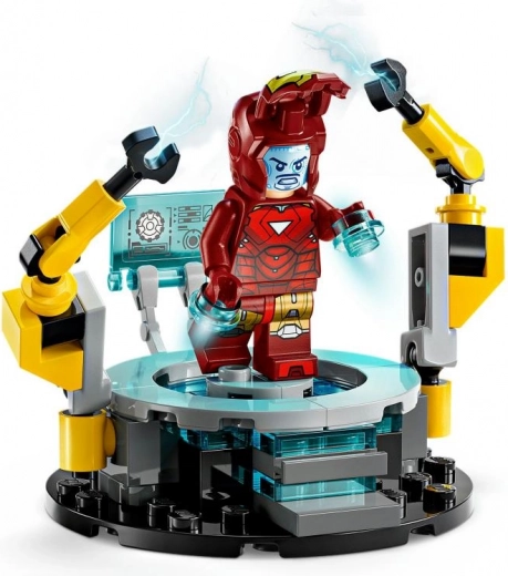 Service platform with robotic arms