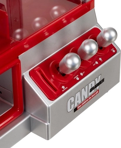 Reālistiska vadība ar trim joistikiem