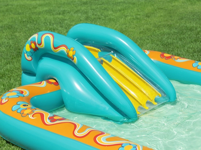 Stabils slidkalniņš stingri piestiprināts pie pamatnes