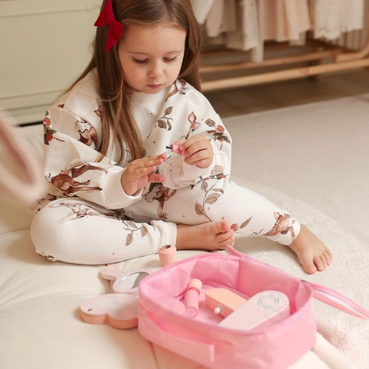 Veicina radošumu un sīko motoriku