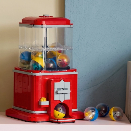16 kolekcionējamas minifigūriņas kapsulās