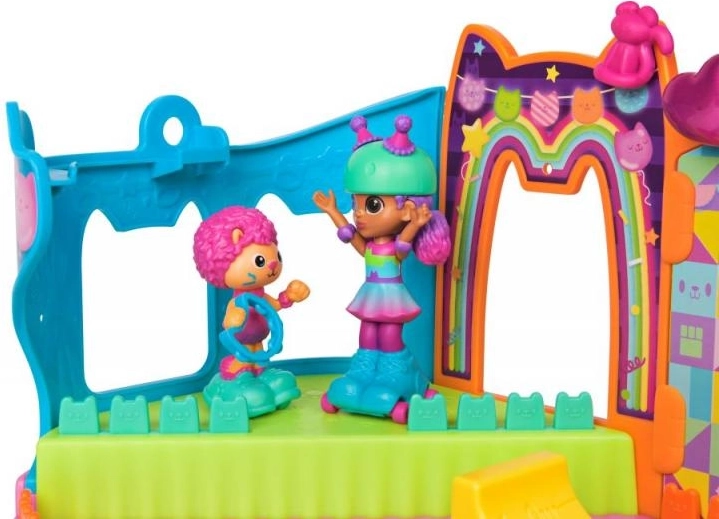 Divas figūriņas ar darbojošiem riteņiem