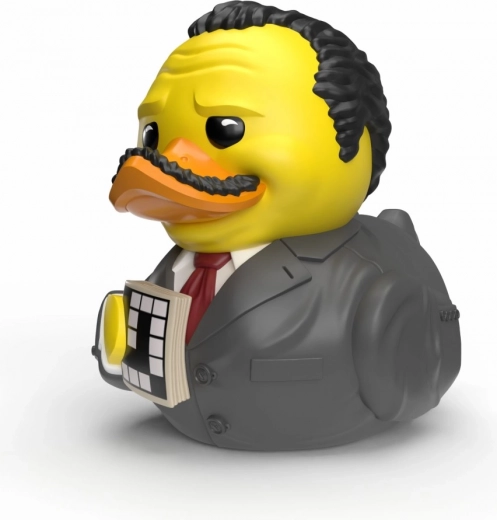 Detailed suit and iconic look