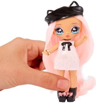 Mīlīga mini lelle gatava spēlei