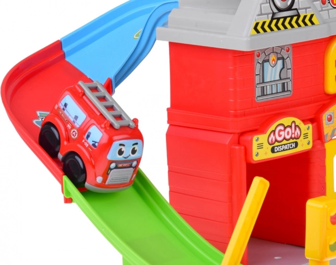 Spirālveida trase no jumta līdz pat zemei