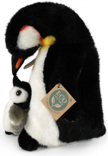 Reālistisks pingvīna ar mazuli izskats