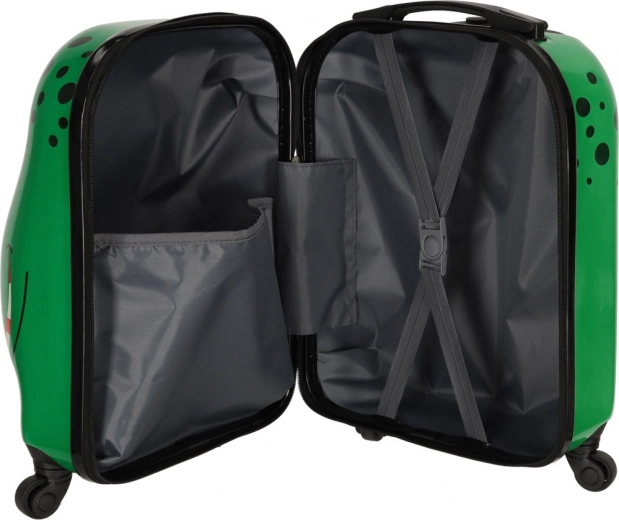 Praktisks interjers ar divām nodalījumiem