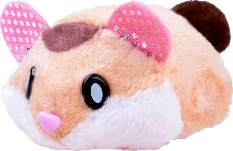 Mīksts plīša kāmītis gatavs spēlei