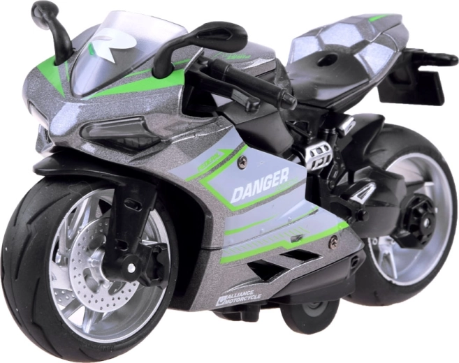 Gumijas riepas un aizmugures amortizators