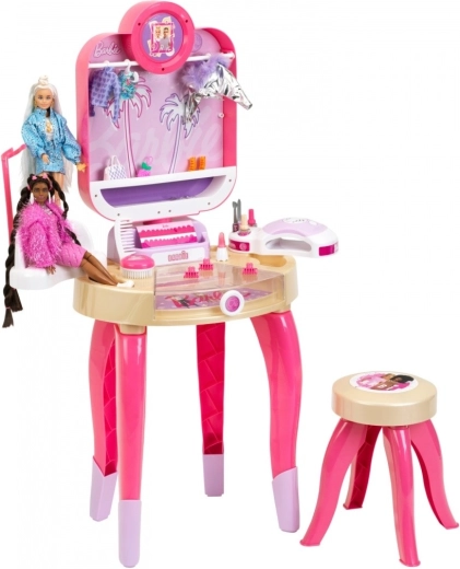 Bagātīgi piederumi un gudras glabāšanas plaukti