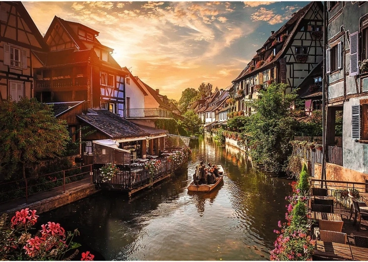 Captivating Colmar motif