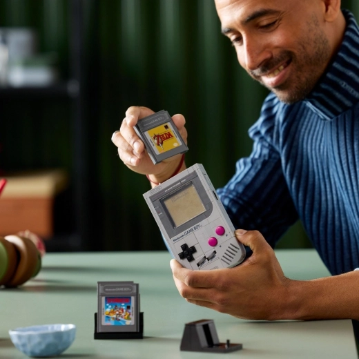 Maināmi “Game Pak” un ekrāni