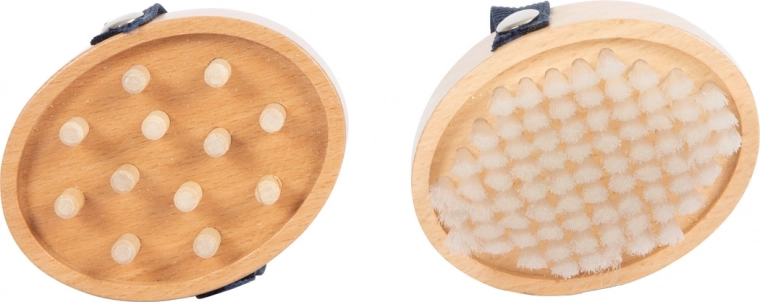 Pilns koka aprīkojums zirgu kopšanai