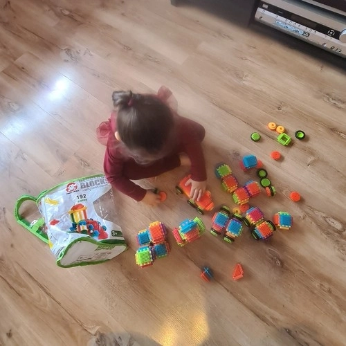 Veicina radošumu un motoriku