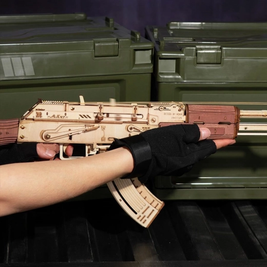 Realistic details and moving parts