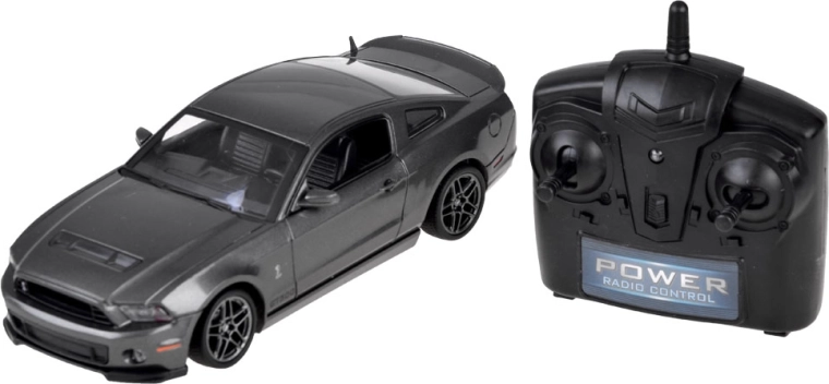 Gumijas riepas un aizmugurējā piedziņa