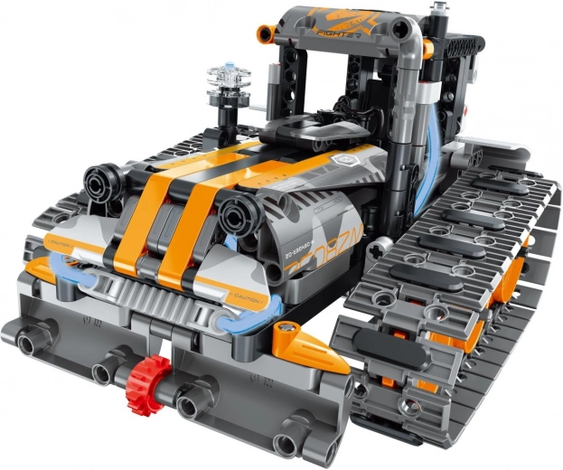 Funkcionāla kāpurķēžu šasija un reālistiskas detaļas