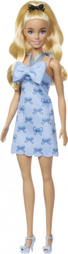 Ikoniskais tērps zilā krāsā ar lokiem