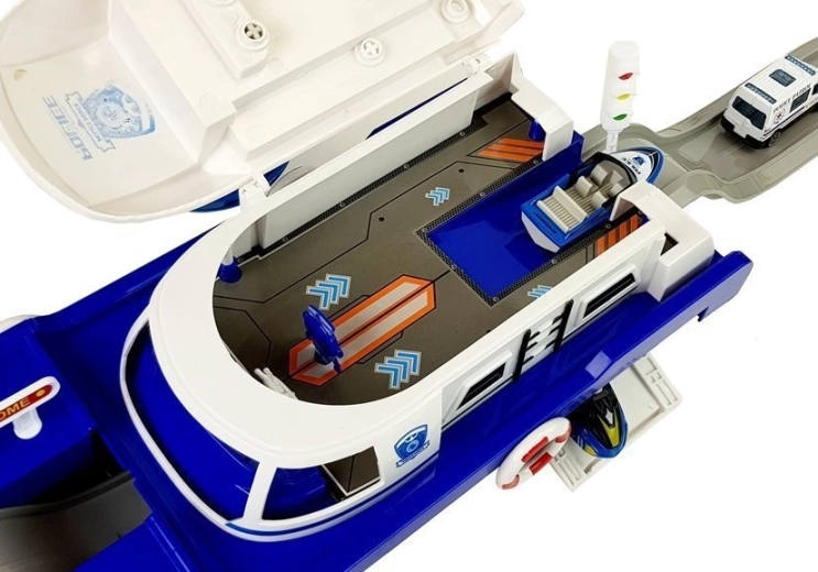 Iekraušanas rampa un atverams klājs