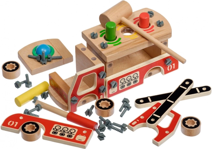 Radoša konstrukcija no 21 koka detaļas