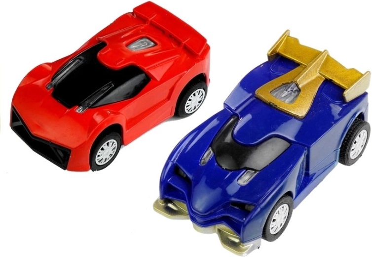 Divi 1:43 auto un duelis divatā
