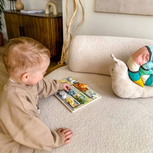 Drošs koka izpildījums mazām rociņām