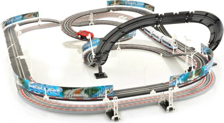 Divlīmeņu sacīkšu trase