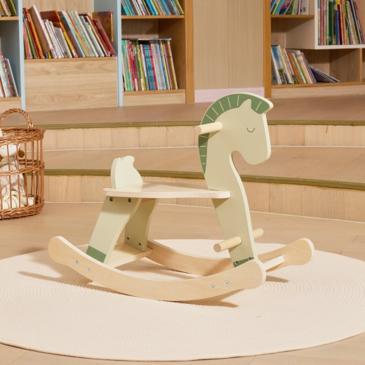 Stabila koka konstrukcija drošai šūpošanai