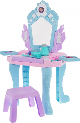 Darbīgs bērnu fēns ar vieglu pūtienu