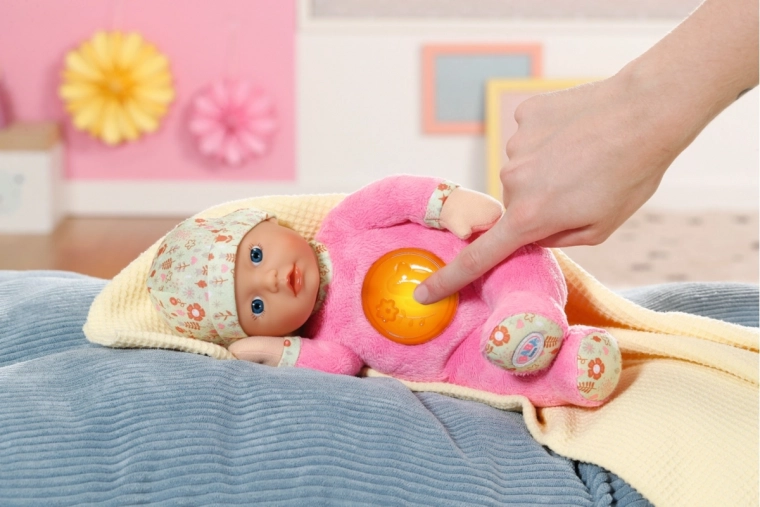 Easy care: remove, wash, play again