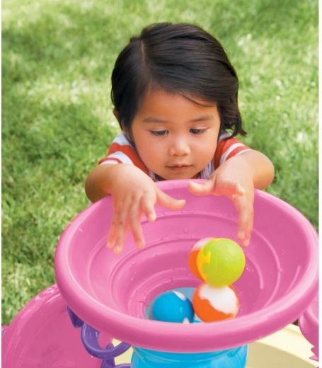 Spirālveida piltuve, kas izklaidē un māca