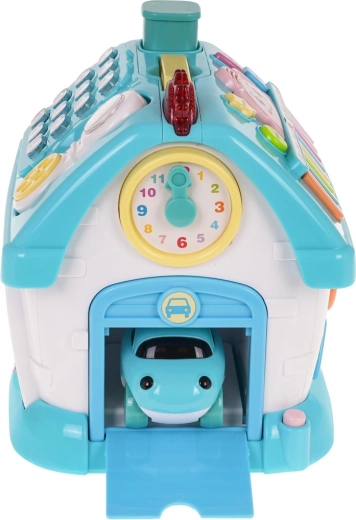 Garāža ar paceļamām durvīm un pulkstenis