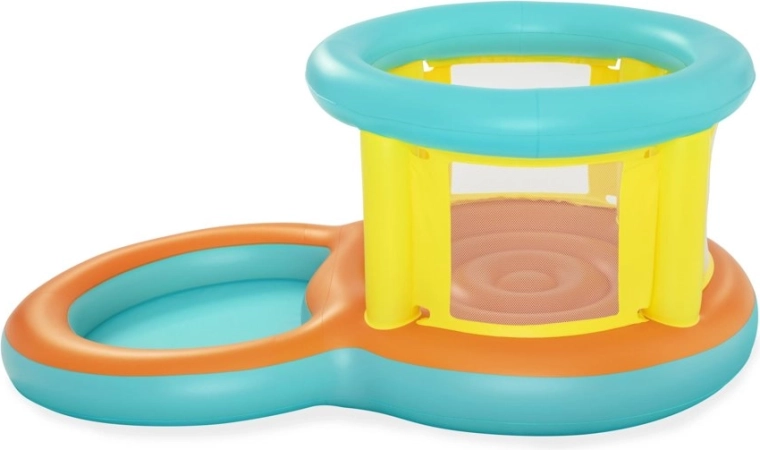 2 vienā: batuts un ūdens izklaide