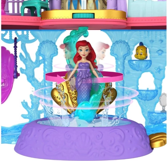 Griežamais deju laukums, šūpoles un strūklaka