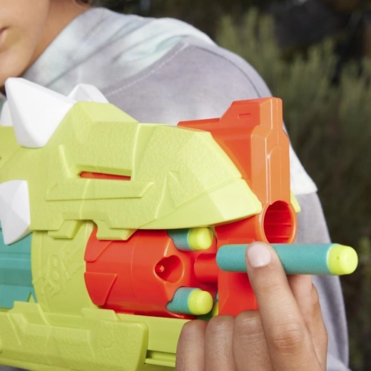 16 nerf elite šautriņas un glabātuve uz blastera