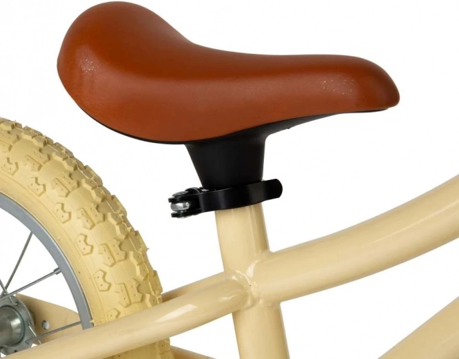 Comfortable ride thanks to adjustable saddle and rubber grips
