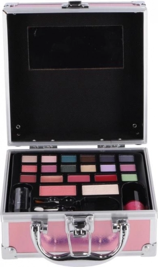 Viss grimam vienā koferītī