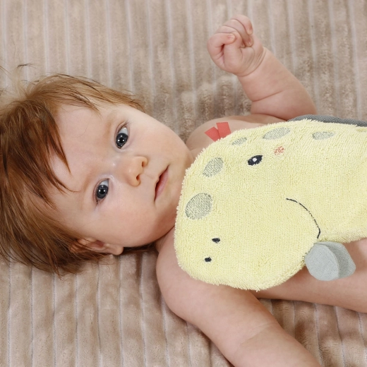 Lellīte uz rokas pēc vannas