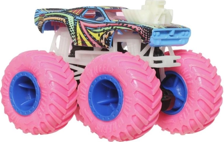 Milzu riteņi un lieliska caurgājamība