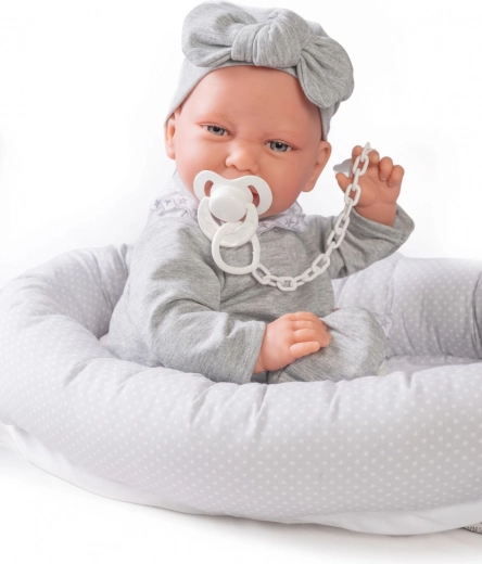 Knupītis ar ķēdīti un saskaņots apģērbs