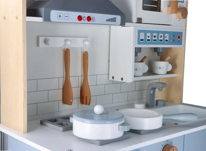 Reālistiskas detaļas un interaktīva vadība