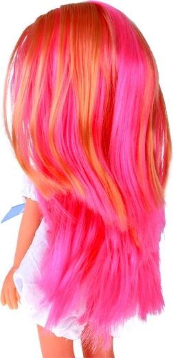 Long, brushable hair for endless hairstyles