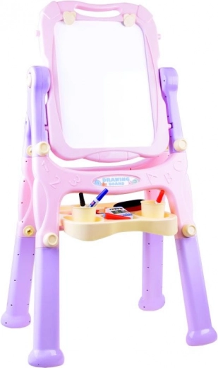 Stabila plastmasas konstrukcija