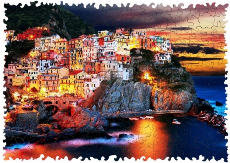 Glezniecisks Manarolas motīvs vakara gaismā