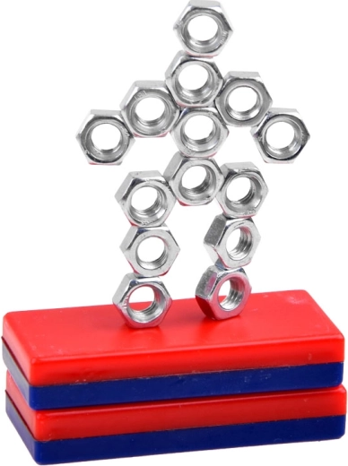 Radoša būvēšana no metāla detaļām