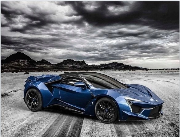 Stilīgs FENYR SUPERSport motīvs