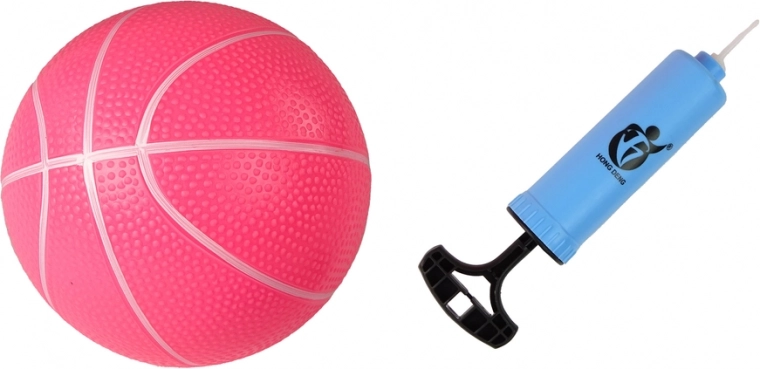 Rozā basketbola bumba un pumpis