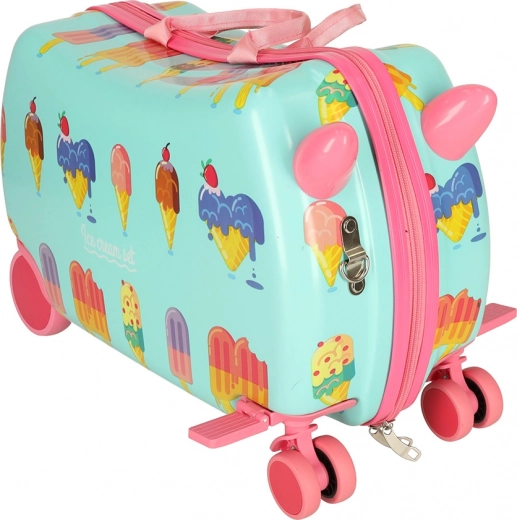 Vienmērīga kustība uz četriem riteņiem