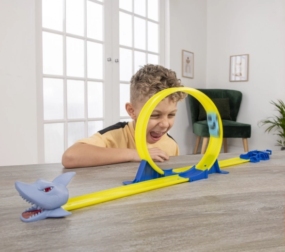 Big loop and action-packed tricks