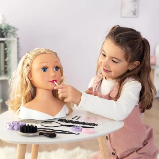 Maģiska lūpu pārvērtība aukstā ūdenī